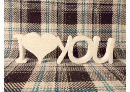 Надпись "I love you" из пенопласта