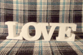 Слово "LOVE" из пенопласта Слово "LOVE" из пенопласта