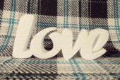 Слово "LOVE" из пенопласта Слово "LOVE" из пенопласта