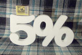 Надпись "5%" из пенопласта